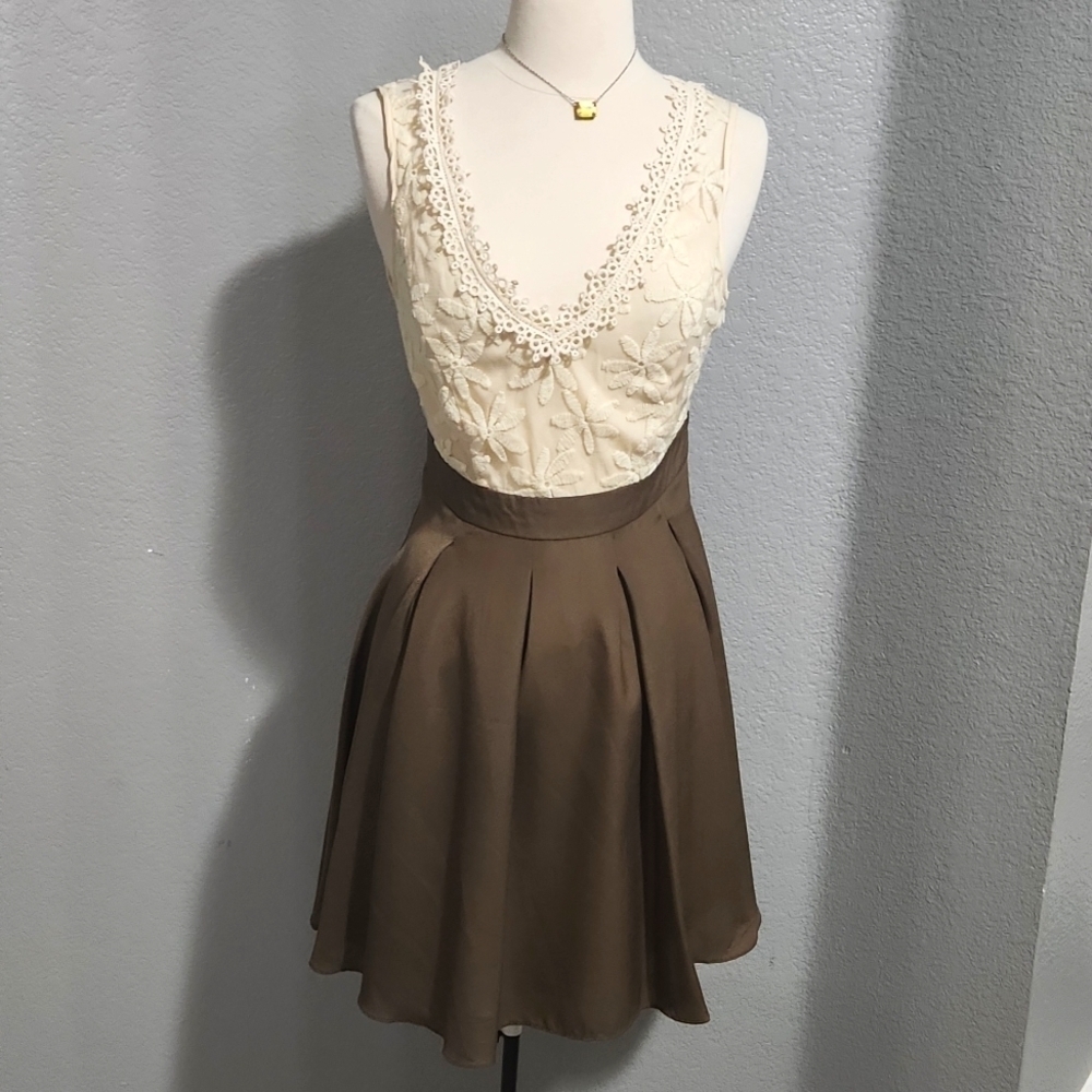 A’reve Dress Cream Lace Bodice Top Brown Pleated Skirt Bottom Size S